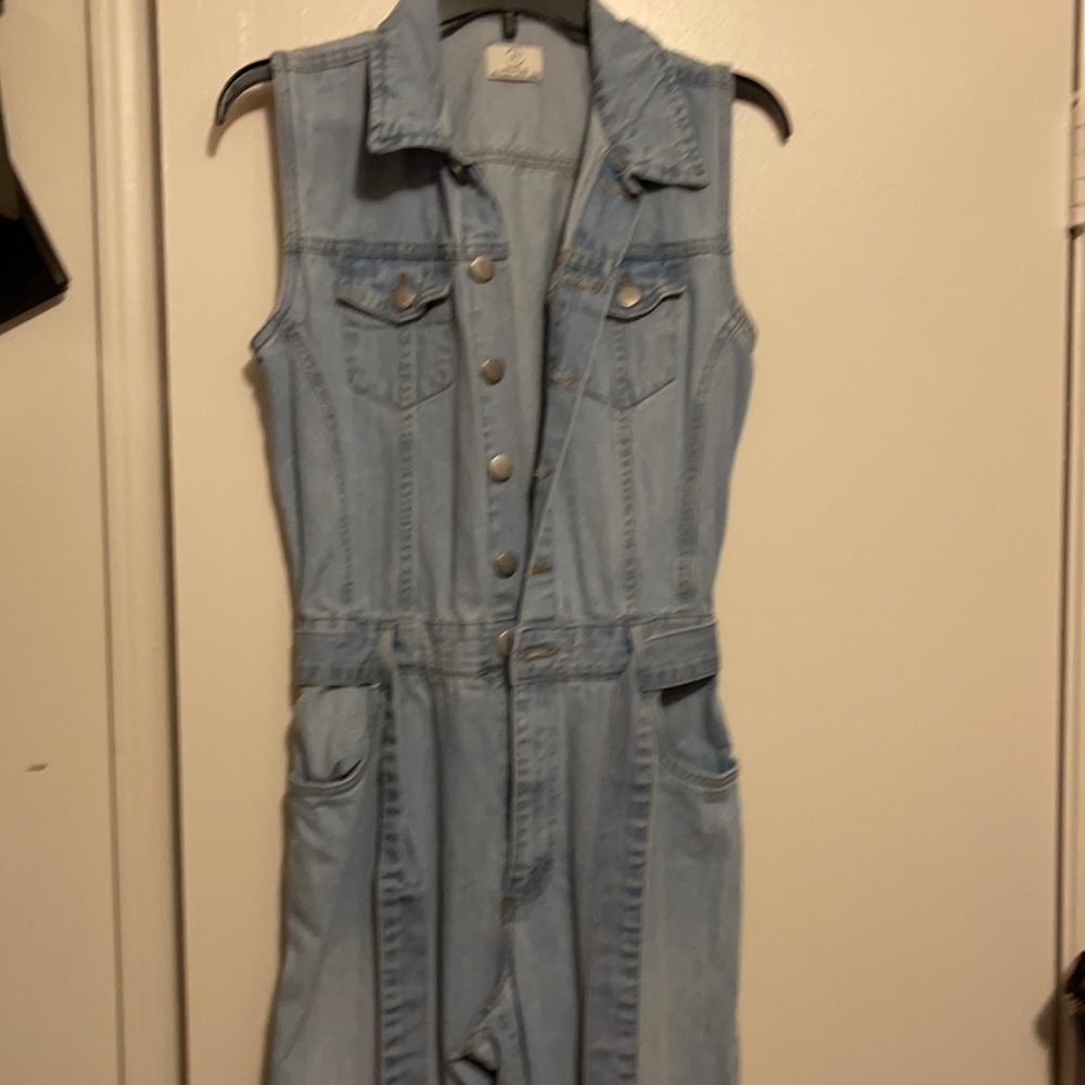 Button down Jean jumper with pockets and belt
